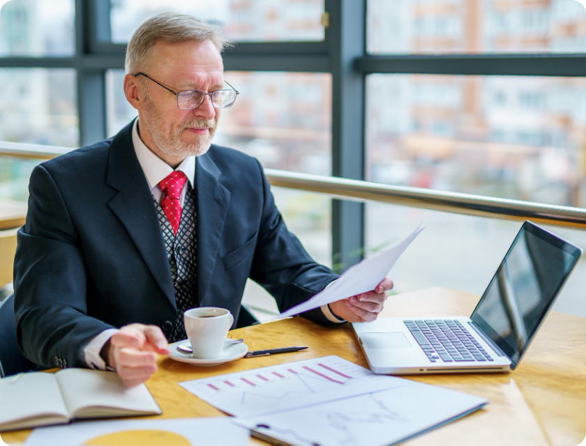 Using Social Media to Support Online Teaching